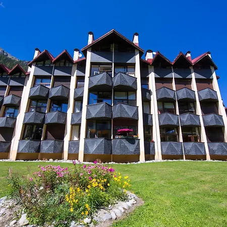 Grand Roc - Ancolies 218 - Happy * Chamonix